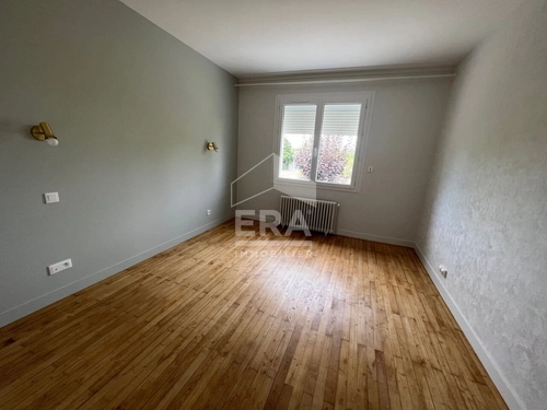 Image d'un maison sur sous-sol la couronne à 930€ à la couronne (16400)
