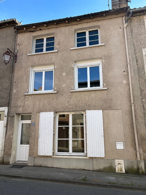 Image d'un maison de ville à charroux à 500€ à charroux (86250)