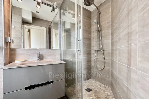 Image d'un cannes centre-ville, appartement 100 m2 à 3900€ à apt (84400)