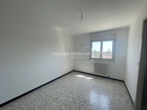 Image d'un appartement t3 carpentras avenue du comtat venaissin cave garage à 580€ à carpentras (84200)
