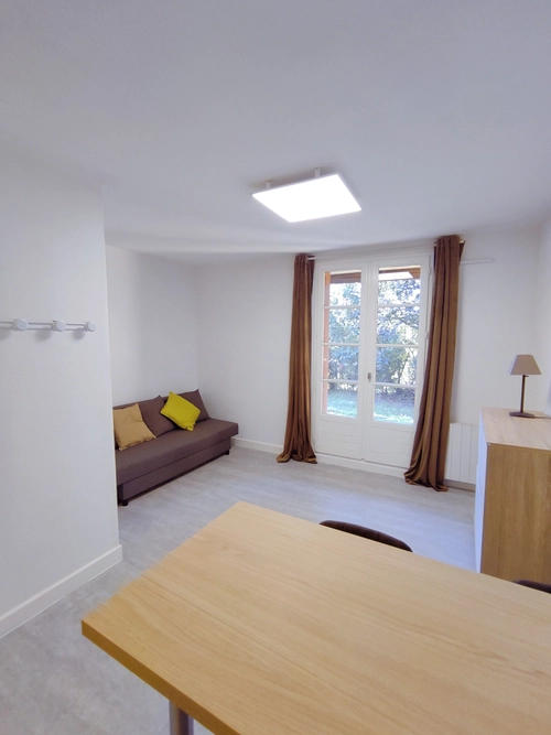 Image d'un revel studio meublé - rdc avec terrasse à 390€ à revel (38420)