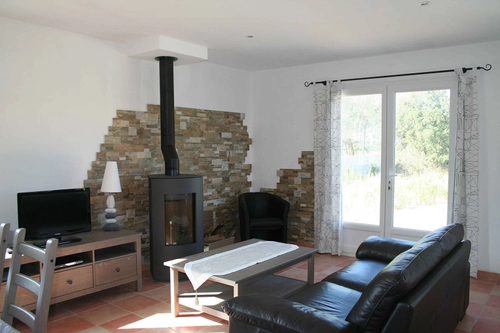 Image d'un maison individuelle avec piscine à 1180€ à belgodère (20226)