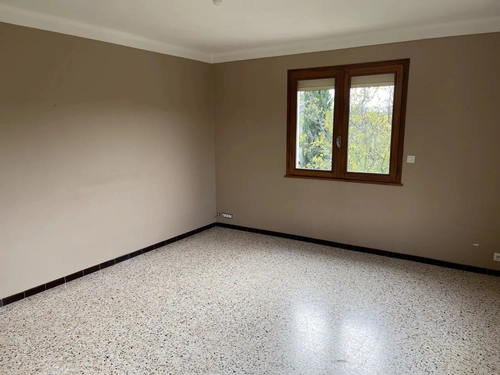 Image d'un en location appartement 5 pièces 115 m à 880€ à carpentras (84200)