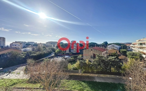 Image d'un appartement à louer 1 pièce 27,03 m à 697€ à fréjus (83600)