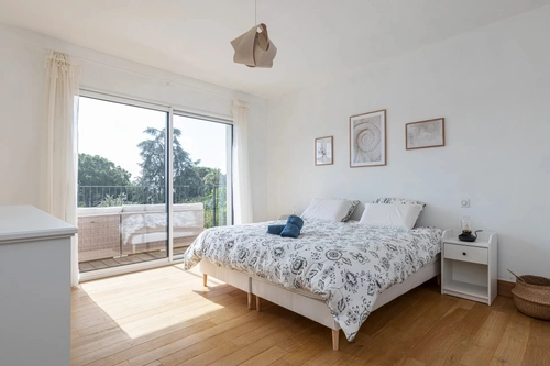 Image d'un en location maison 8 pièces à 8500€ à saint-paul-de-vence (06570)