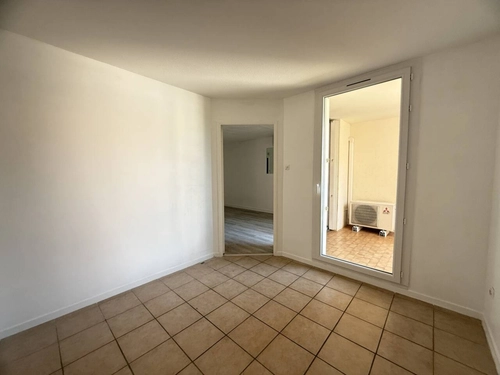 Image d'un annonce immobilière de location d'appartement à fréjus à 655€ à fréjus (83600)