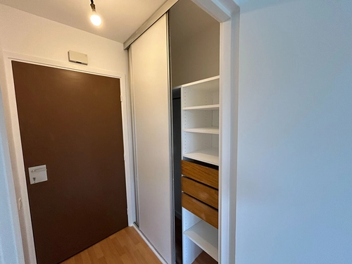 Image d'un appartement suresnes 1 pièce(s) 2013 m2 à 835€ à suresnes (92150)