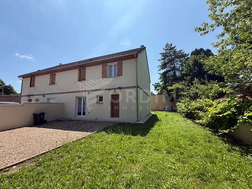Image d'un saint-fargeau jolie maison meublée de 5 pièce(s) 131.65 m2 à 870€ à saint-fargeau (89170)