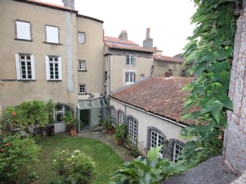 Image d'un location maison riom 8 pièces 300 m2 puy de dome (63200) - 1750 € / mois à 1750€ à riom (63200)
