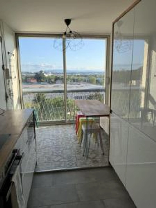 Image d'un location appartement bron 6 pièces 95 m2 rhone (69500) - 490 € / mois à 490€ à bron (69500)