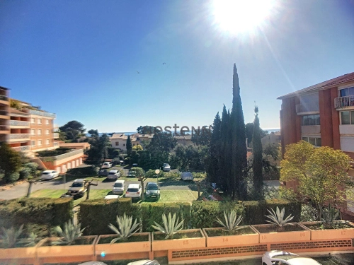 Image d'un appartement 2 pièces, 28 m² à louer à fréjus (83370) à 662€ à fréjus (83600)