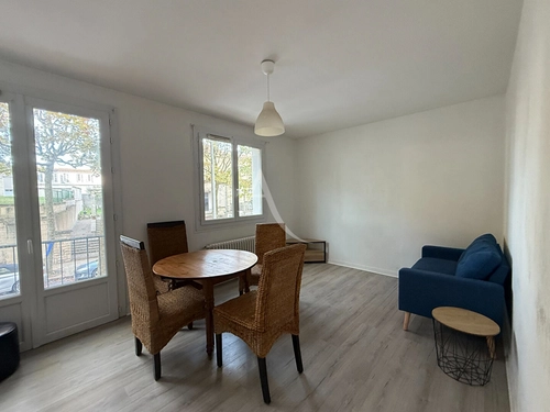 Image d'un location appartement 2 pièces, 50.40m², saintes à 690€ à saintes (17100)