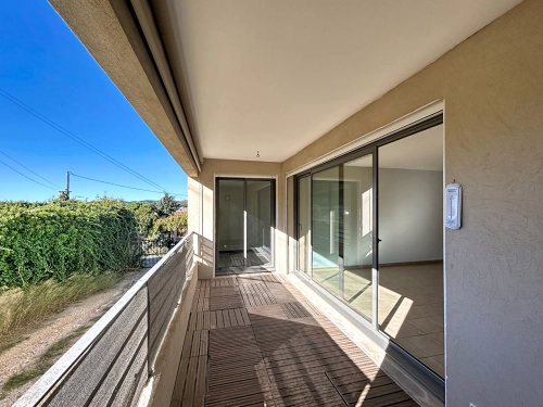 Image d'un appartement 4 pièces, 93 m² à louer à lambesc (13410) à 1220€ à lambesc (13410)