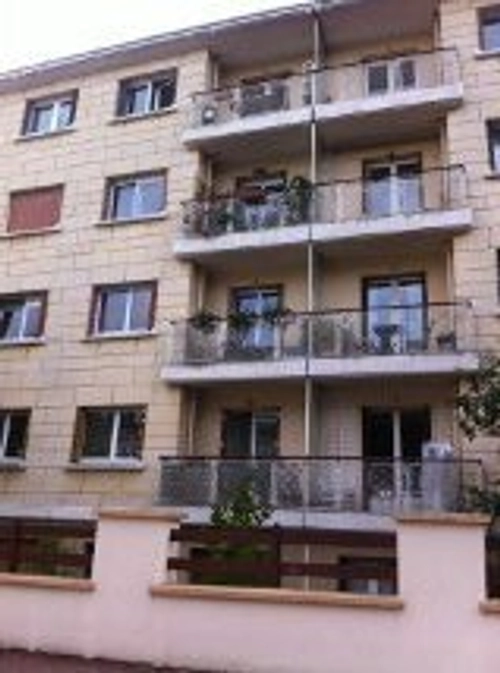 Image d'un appartement 4 pièces à 1980€ à saint-germain-en-laye (78100)