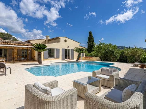 Image d'un appartement de 6 chambres à louer à mougins à 9152€ à mougins (06250)