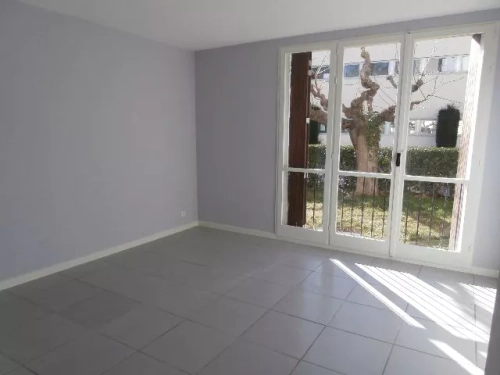 Image d'un appartement 4 pièces, 74 m² à louer à salon-de-provence (13300) à 675€ à salon-de-provence (13300)