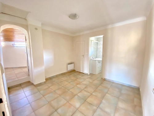 Image d'un location adorable t2 au 4ème étage | agence clemenceau à 476€ à draguignan (83300)