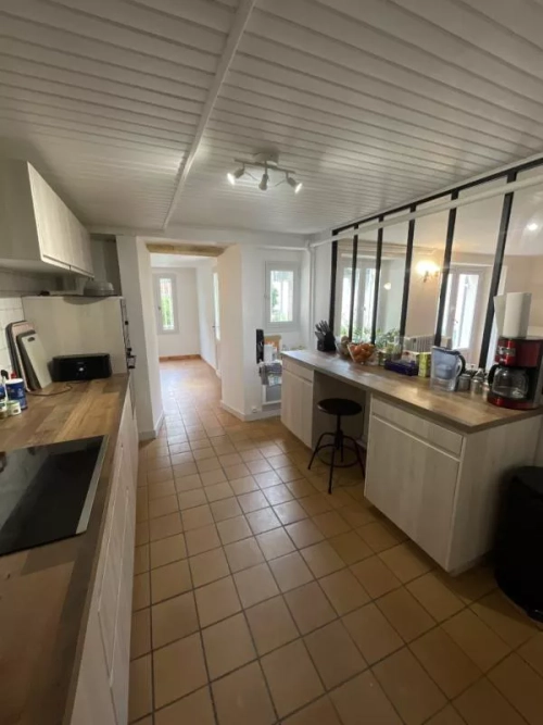 Image d'un appartement 1 pièce, 11 m² à louer à bordeaux (33000) à 555€ à audenge (33980)