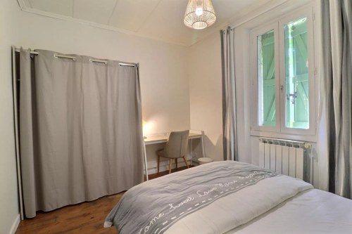 Image d'un chambre 14m² avec salle d'eau commune à 390€ à albi (81000)