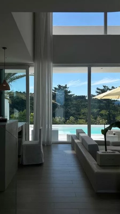 Image d'un appartement 4 pièces, 120 m² à louer à divonne-les-bains (01220) à 3250€ à divonne-les-bains (01220)