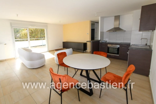 Image d'un appartement 3 pièces, 79 m² à louer à divonne-les-bains (01220) à 2160€ à divonne-les-bains (01220)