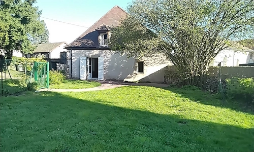 Image d'un maisonnette dans parc du château du petit montjeu, autun à 520€ à autun (71400)