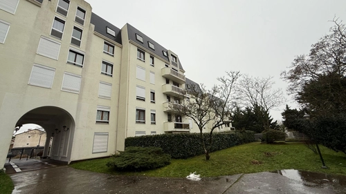 Image d'un appartement 3pavec balcon - 2 places parking à 1330€ à chatou (78400)