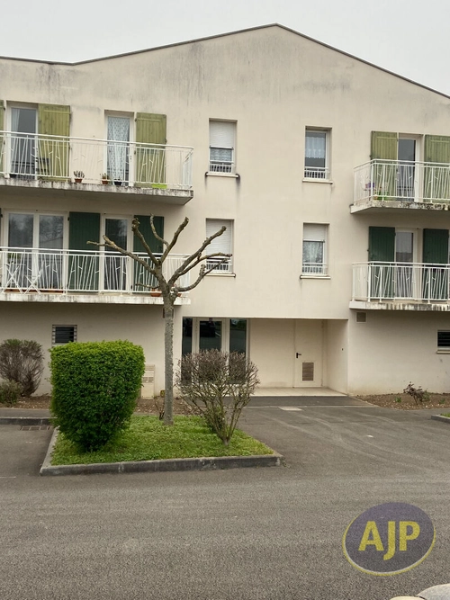 Image d'un location appartement saintes : 610 € - ajp immobilier saintes à 610€ à saintes (17100)