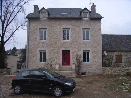 Image d'un maison individuelle 5 pièces à louer à 753€ à bertholène (12310)