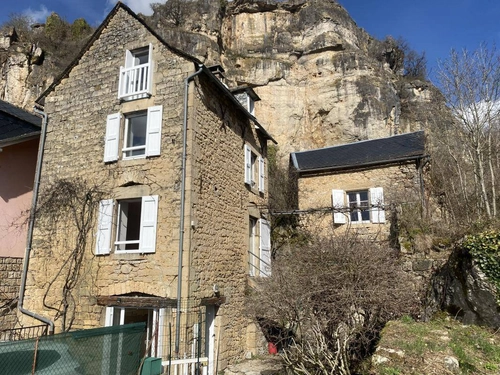 Image d'un maison individuelle 4 pièces à louer à 727€ à salles-la-source (12330)