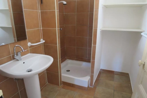 Image d'un appartement 3 pièces, 68 m² à louer à nîmes (30900) à 630€ à nîmes (30000)