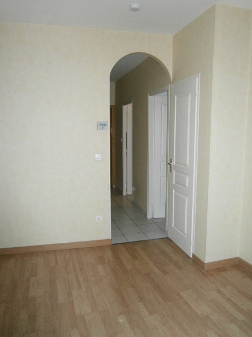 Image d'un petitt3 fonctionnel, autun à 317€ à autun (71400)