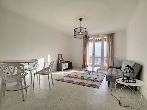 Image d'un avignon : t3 70 m², meublé, dernier étage avec ascenseur, balcon et parking à 790€ à avignon (84000)