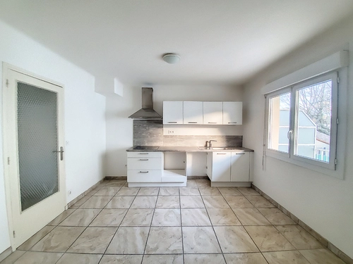 Image d'un avignon : appartement t3 récent et climatisé avec balcon et parking à 700€ à avignon (84000)