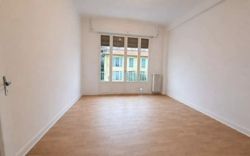 Image d'un appartement à louer 2 pièces à 1100€ à nice (06000)