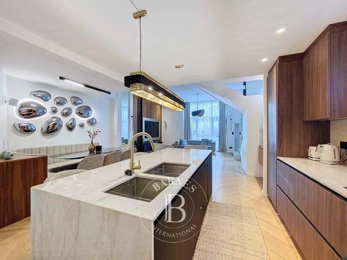 Image d'un maison à louer 5 pièces 98 m2 / 1056 sq ft courbevoie - 2 990 € / mois à 2990€ à courbevoie (92400)