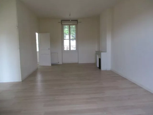 Image d'un appartement 3 pièces, 86 m² à louer à salon-de-provence (13300) à 725€ à salon-de-provence (13300)