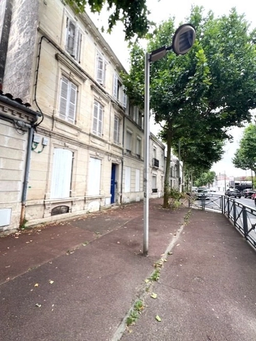 Image d'un immeuble à vendre saintes (17) à 388500€ à saintes (17100)