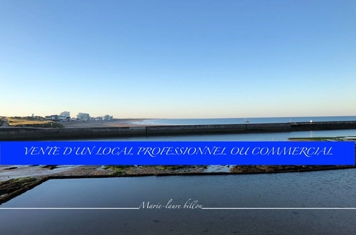 Image d'un local/bureau à vendre saint gilles croix de vie (85), local à usage professionnel ou de commerce à 328000€ à saint-gilles-croix-de-vie (85800)