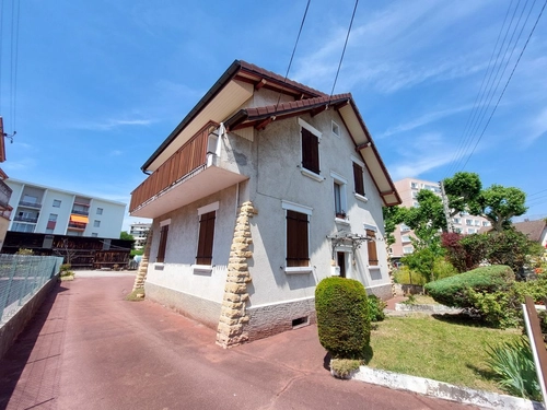 Image d'un maison de ville - nombreuses possibilitees à 749000€ à annecy (74000)