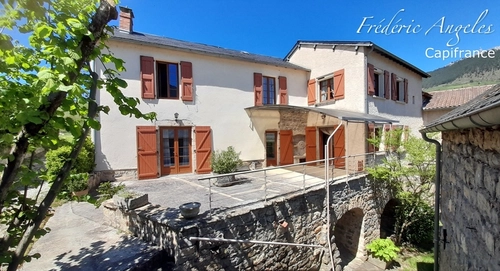 Image d'un maison de village de 200 m2 sur grande parcelle d'environ 2200 m2 à 379000€ à millau (12100)