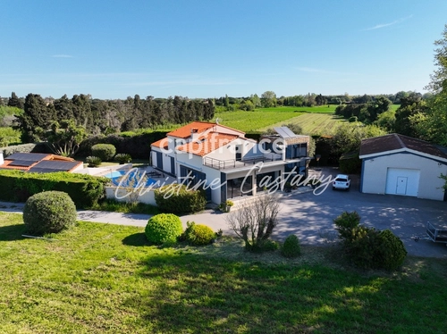 Image d'un a vendre proche plage de saint cyprien propriété sur 3,7hectares de terrain dont villa d'environ 260m2- 7 pièces avec vue exceptionnelle -hangard - a latour bas elne (66) à 1158000€ à latour-bas-elne (66200)
