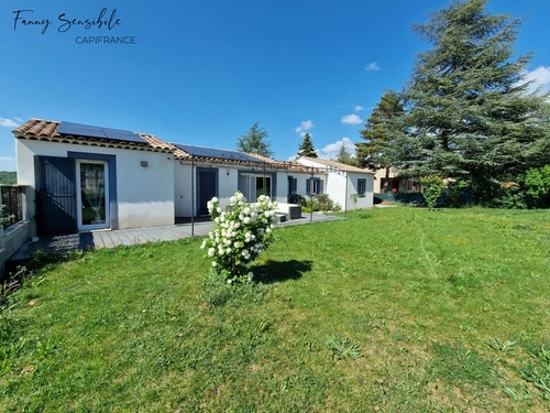 Image d'un maison familiale de plain-pied - 4 chambres - 2 500 m² de terrain avec piscine et annexes à 420000€ à rians (83560)