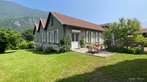 Image d'un savoie (73), à vendre vallée de la maurienne, maison atypique (ancienne usine), p12 de 450m², terrain 3500m², gîte à 567000€ à saint-rémy-de-maurienne (73660)