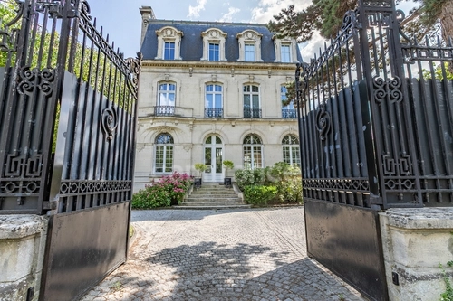 Image d'un maison bourgeoise à vendre 12 pièces soissons (02) à 1308100€ à soissons (02200)