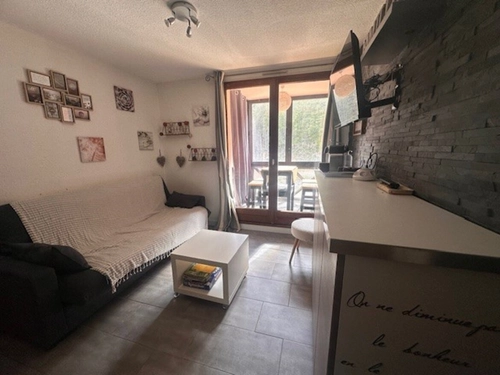 Image d'un annexe + appartement à 98500€ à allos (04260)