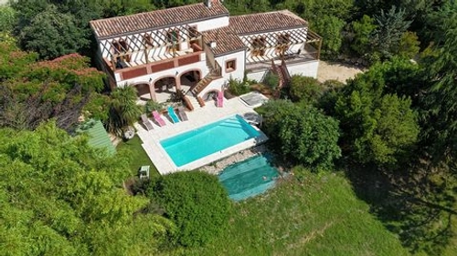 Image d'un propriété de caractère avec vue panoramique, pisci à 520000€ à moissac (82200)