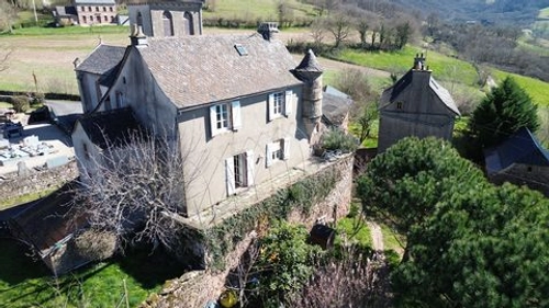 Image d'un ancien presbytère 6 pièces à 189000€ à saint-christophe-vallon (12330)