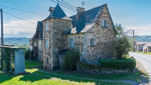 Image d'un maison à rénové de 166 m² + grange + 100 m² de com à 129000€ à saint-cyprien-sur-dourdou (12320)