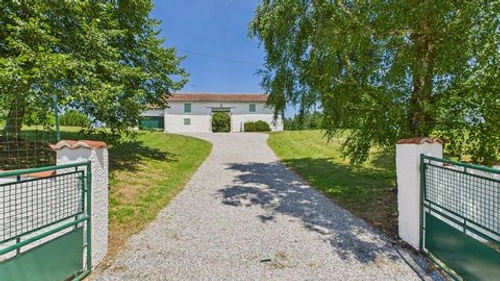 Image d'un ancienne ferme rénovée avec dépendances et vue dég à 249000€ à poudenx (40700)